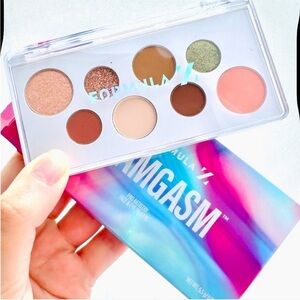 Formula Z Glamgasm Pro Artistry Face and Eye Palette